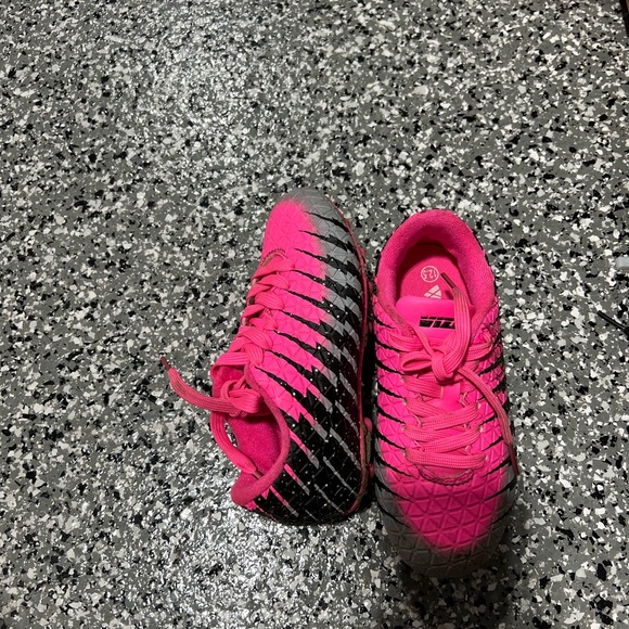 Girl vizari soccer cleats - Picture 1 of 4